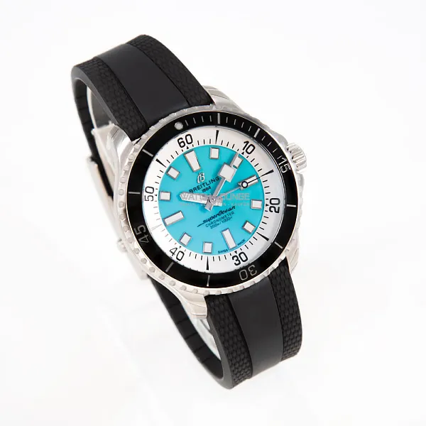 17062_watchlounge_lo.jpg