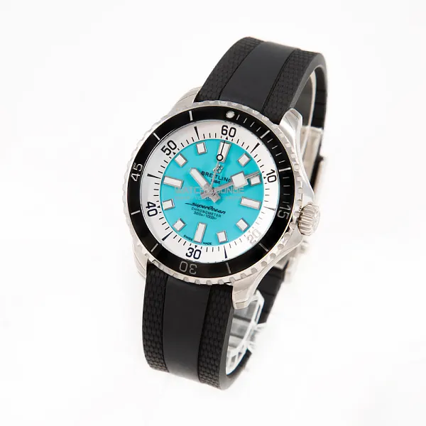 17063_watchlounge_lo.jpg