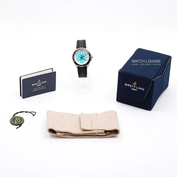 17069_watchlounge_lo.jpg