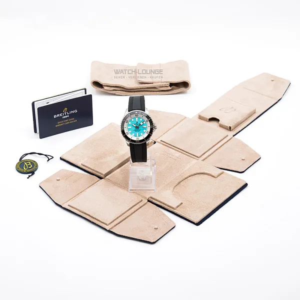 17071_watchlounge_lo.jpg