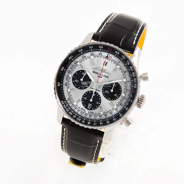17077_watchlounge_lo.jpg