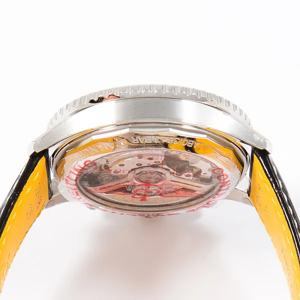 17079_watchlounge_lo.jpg
