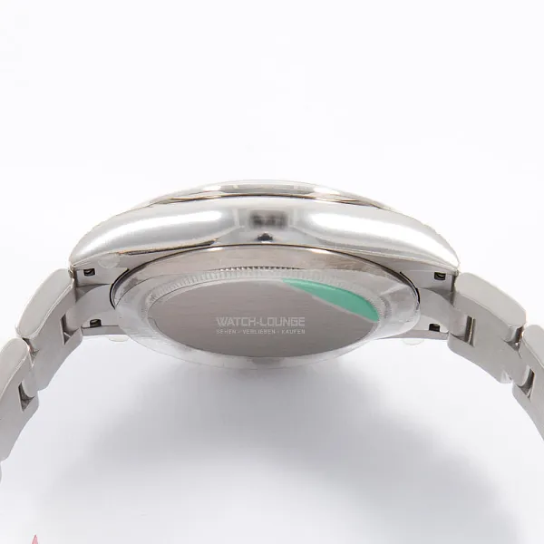 17108_watchlounge_lo.jpg