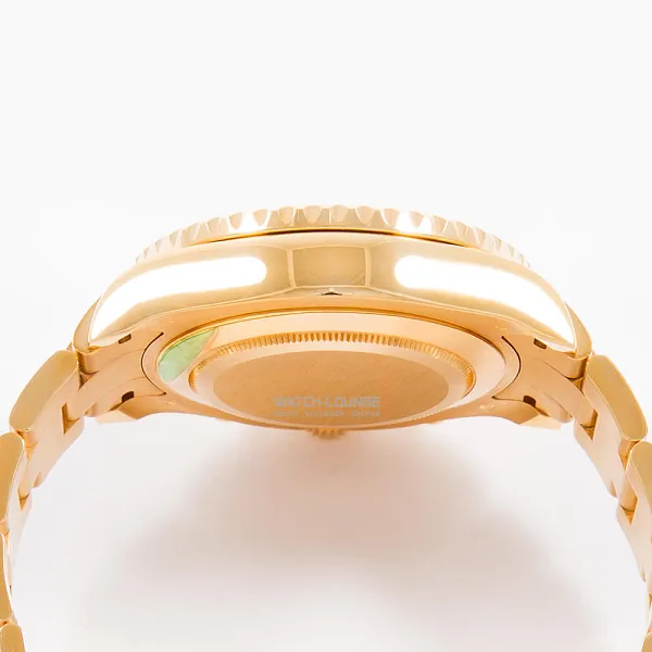 17121_watchlounge_lo.jpg