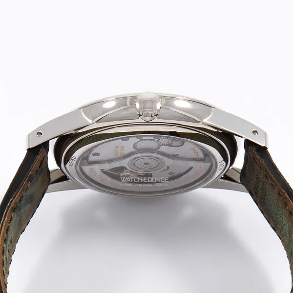17197_watchlounge_lo.jpg