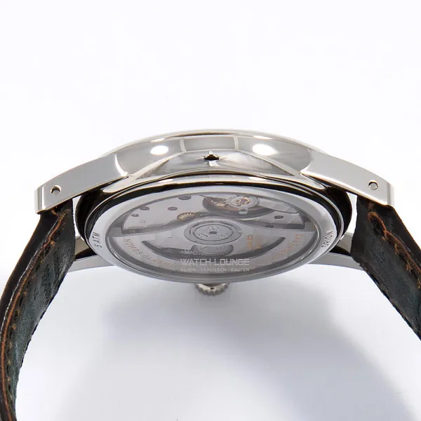 17209_watchlounge_lo.jpg