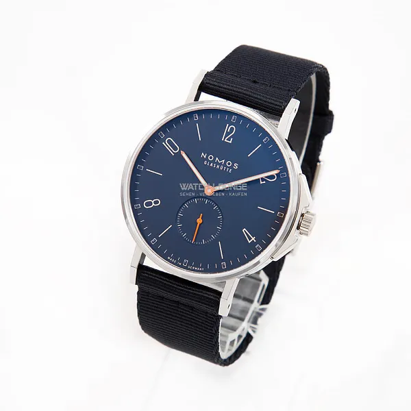 17229_watchlounge_lo.jpg