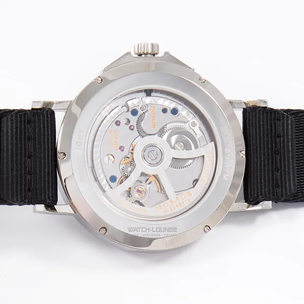 17232_watchlounge_lo.jpg