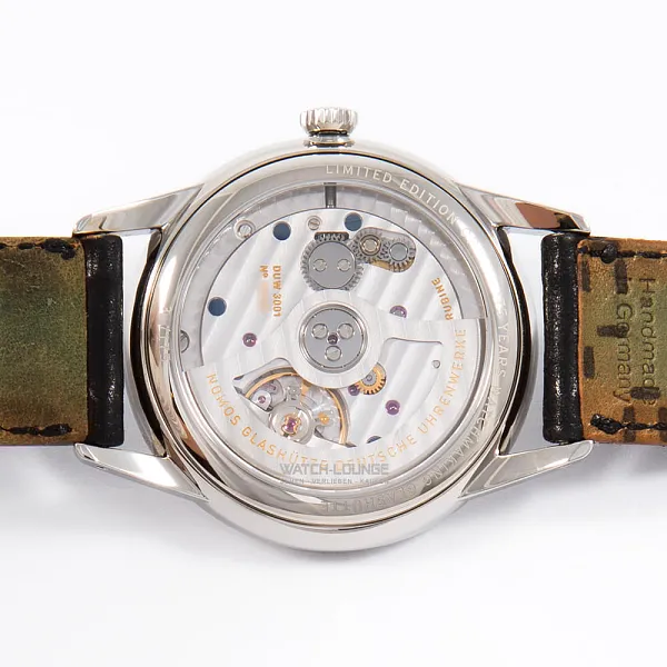 17243_watchlounge_lo.jpg