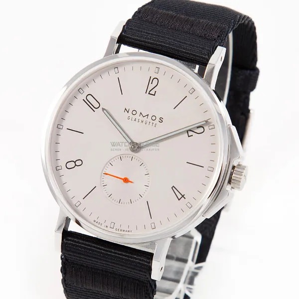 17247_watchlounge_lo_1.jpg