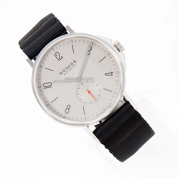 17248_watchlounge_lo.jpg