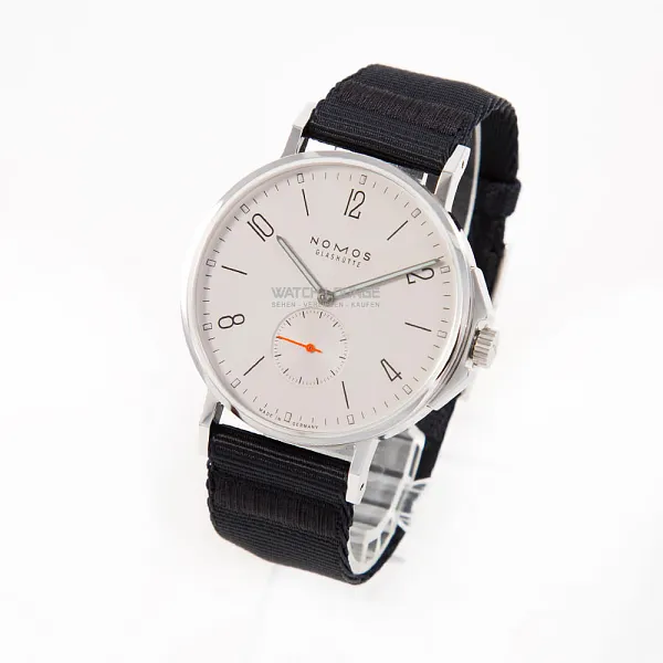 17251_watchlounge_lo.jpg
