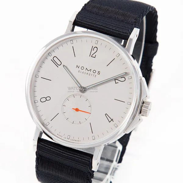17258_watchlounge_lo_1.jpg