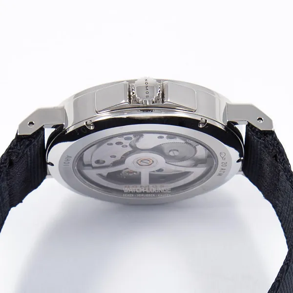 17263_watchlounge_lo.jpg