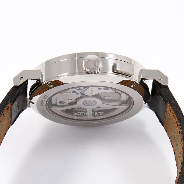 17274_watchlounge_lo.jpg