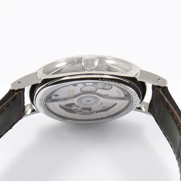 17285_watchlounge_lo.jpg