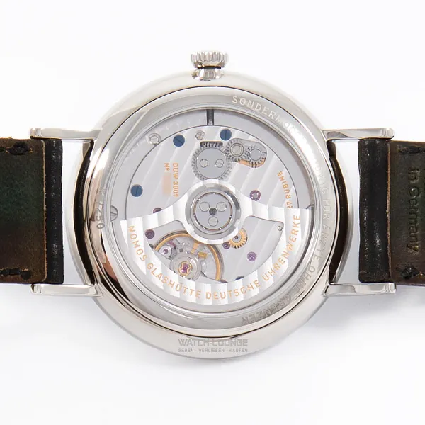 17287_watchlounge_lo.jpg