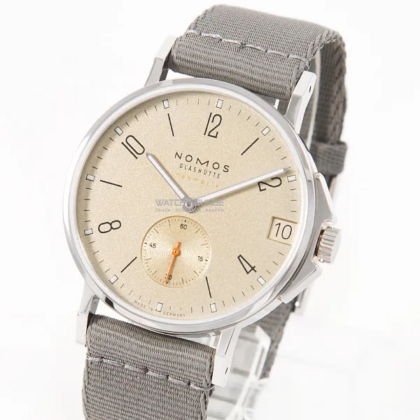 17291_watchlounge_lo_1.jpg