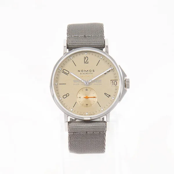 17293_watchlounge_lo.jpg
