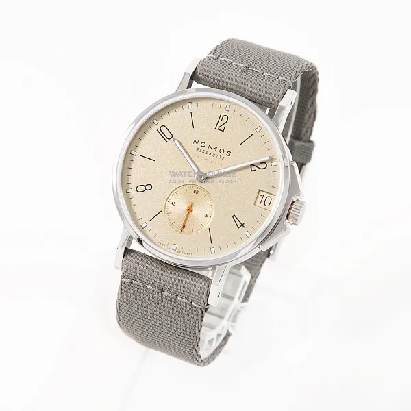 17295_watchlounge_lo.jpg