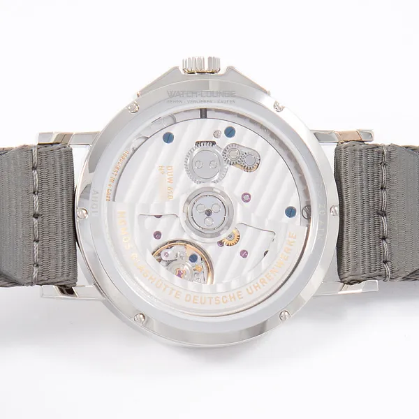17298_watchlounge_lo.jpg