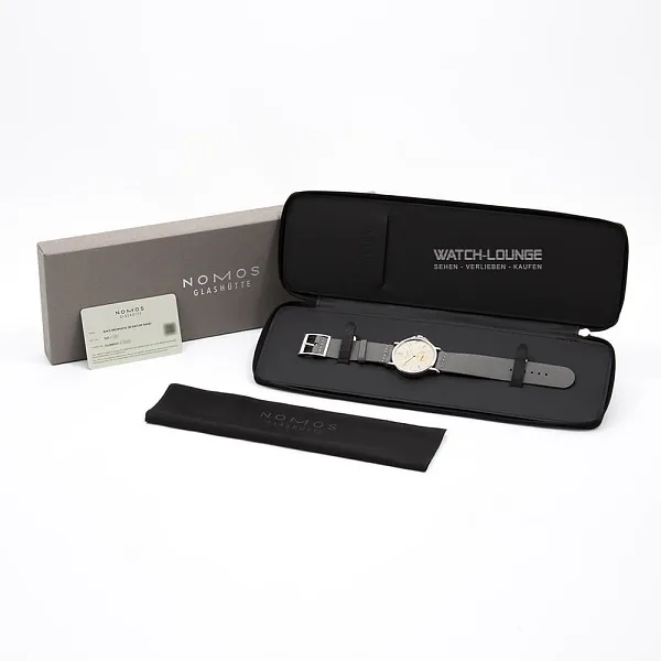 17301_watchlounge_lo.jpg