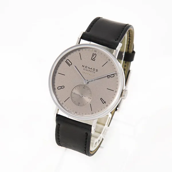 17306_watchlounge_lo.jpg