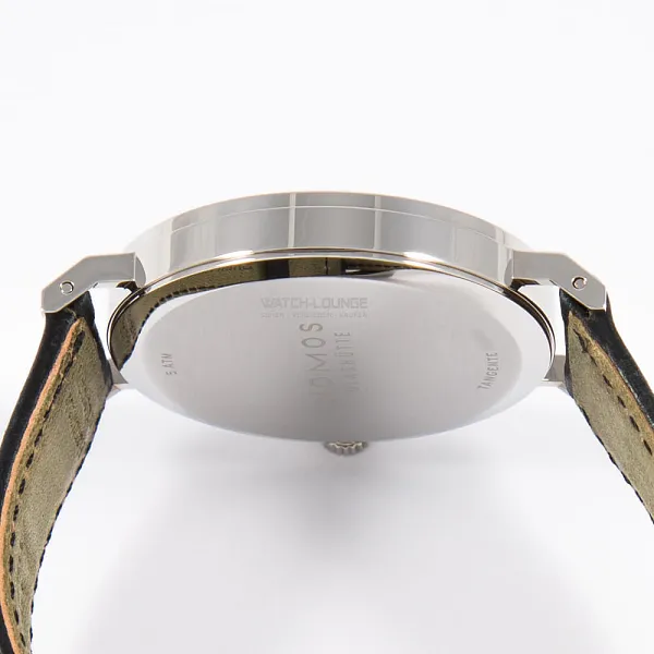 17308_watchlounge_lo.jpg