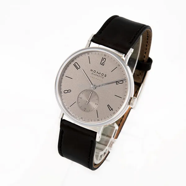 17317_watchlounge_lo.jpg