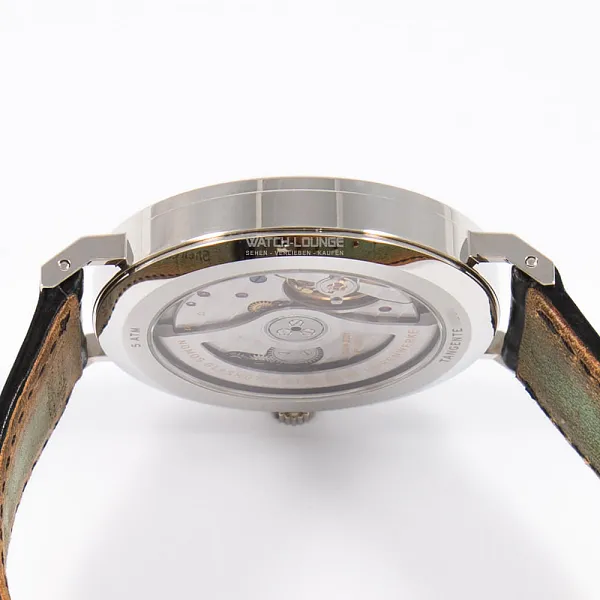 17319_watchlounge_lo.jpg