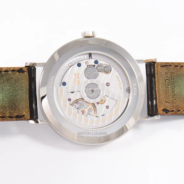 17320_watchlounge_lo.jpg