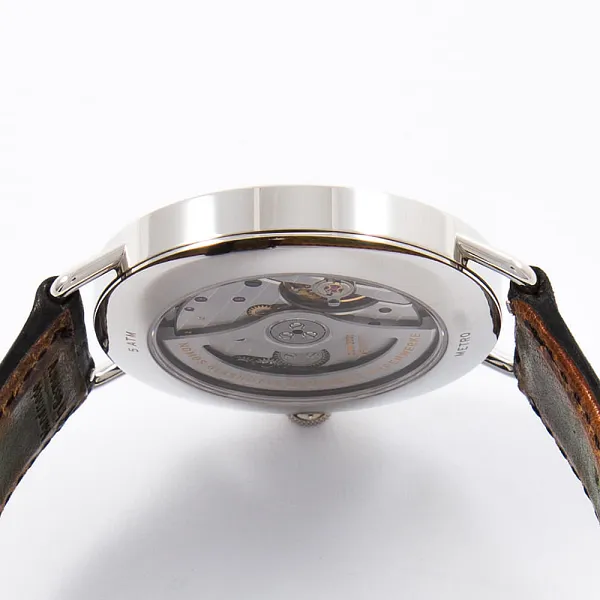 17330_watchlounge.jpg