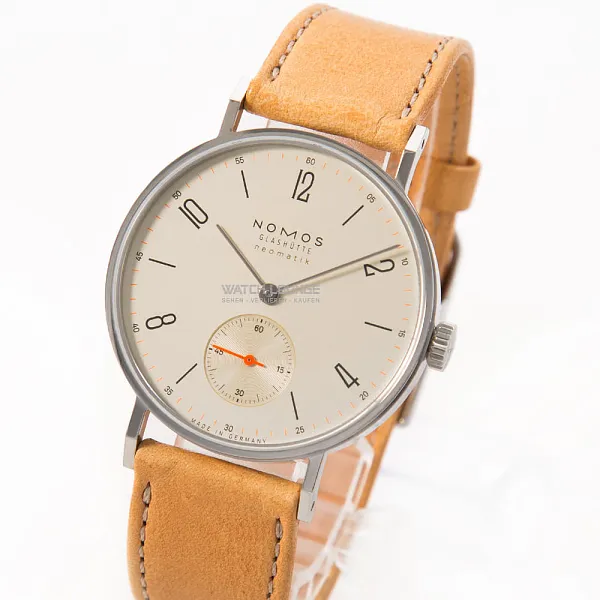 17335_watchlounge_lo_1.jpg