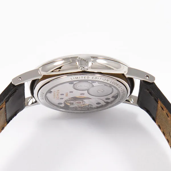 17373_watchlounge_lo.jpg