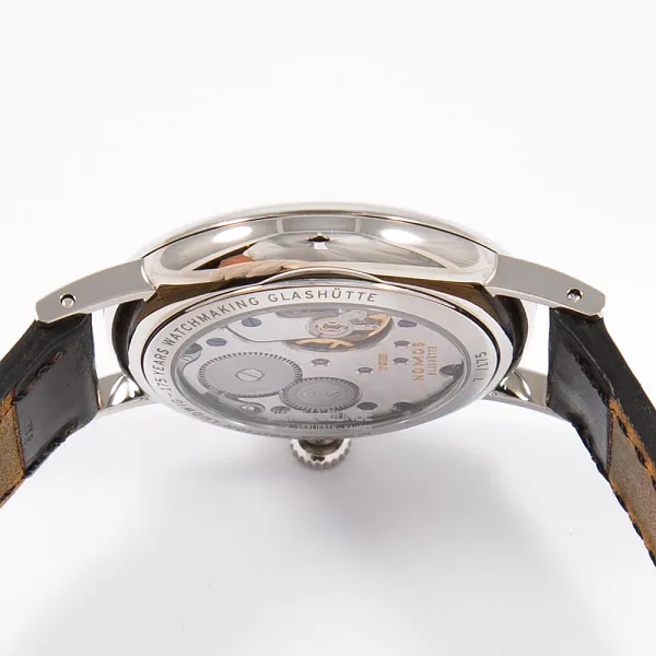 17374_watchlounge_lo.jpg