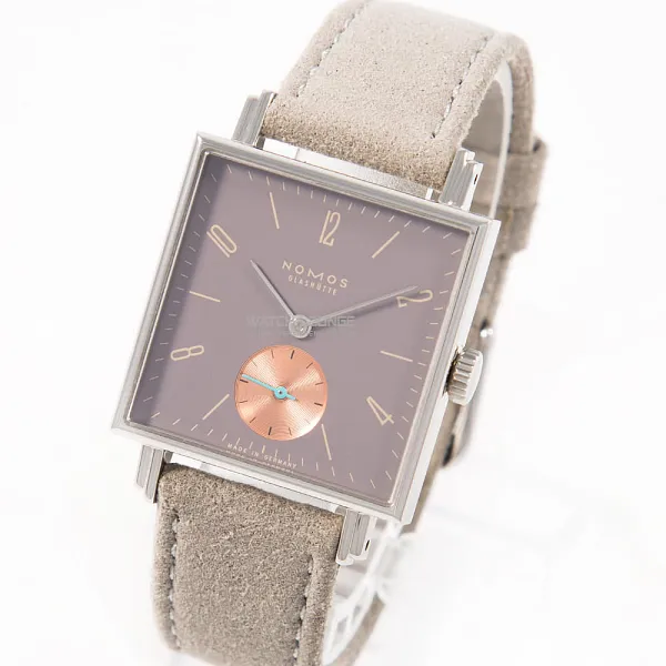 17406_watchlounge_lo_1.jpg