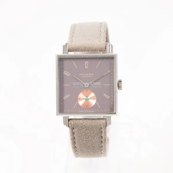 17408_watchlounge_lo.jpg