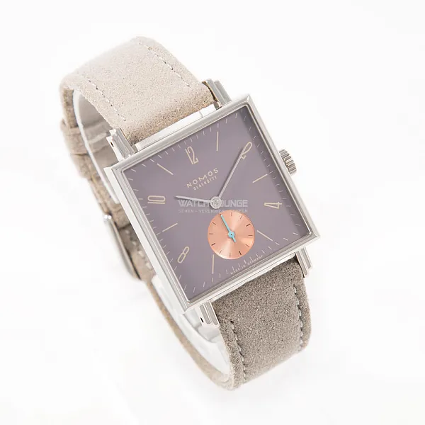 17409_watchlounge_lo.jpg
