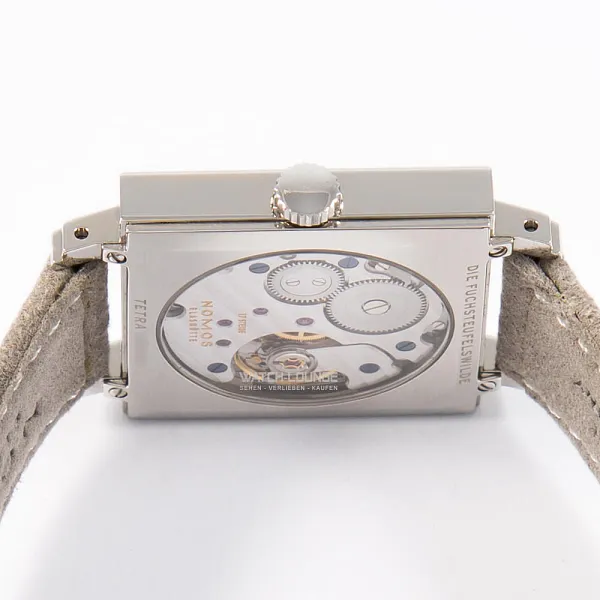 17411_watchlounge_lo.jpg