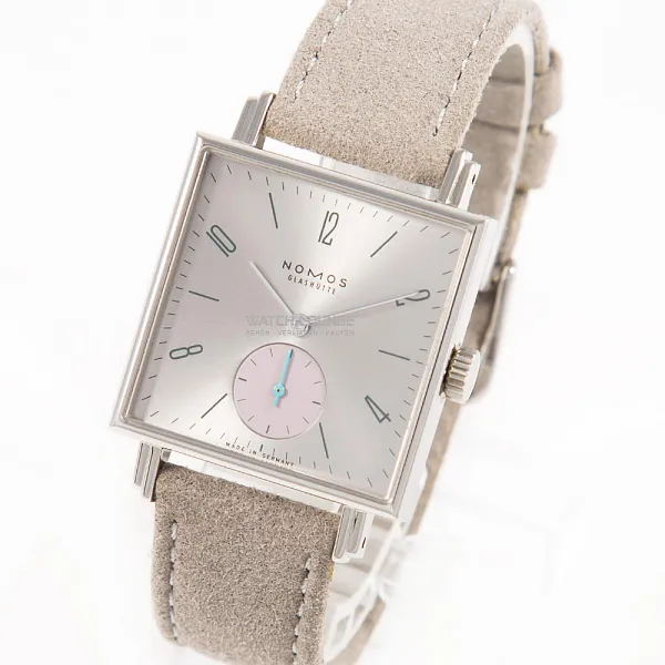 17428_watchlounge_lo_1.jpg