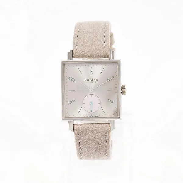 17430_watchlounge_lo.jpg