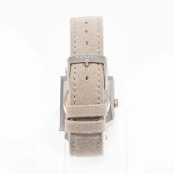 17437_watchlounge_lo.jpg