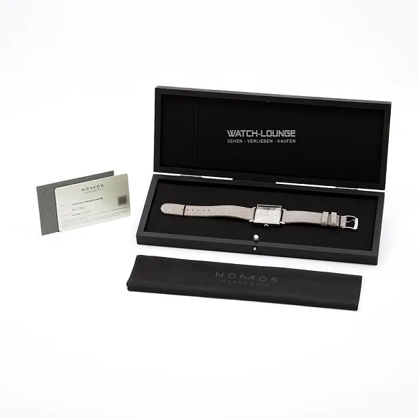 17438_watchlounge_lo.jpg