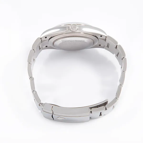 17446_watchlounge_lo.jpg