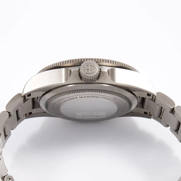 17457_watchlounge_lo.jpg