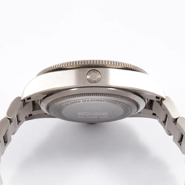 17458_watchlounge_lo.jpg