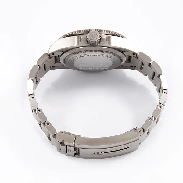17459_watchlounge_lo.jpg