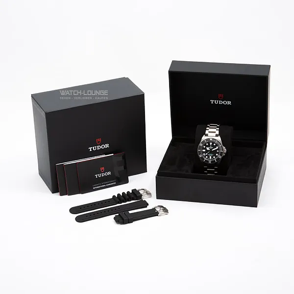 17461_watchlounge_lo.jpg