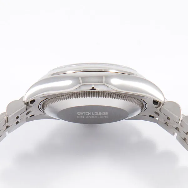 17469_watchlounge_lo.jpg