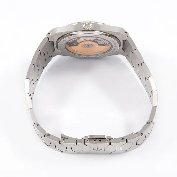 17485_watchlounge_lo.jpg